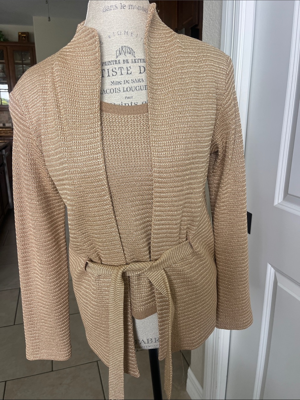 EUC St. John luxury tan w/gold flecks knitted belted swater set size P